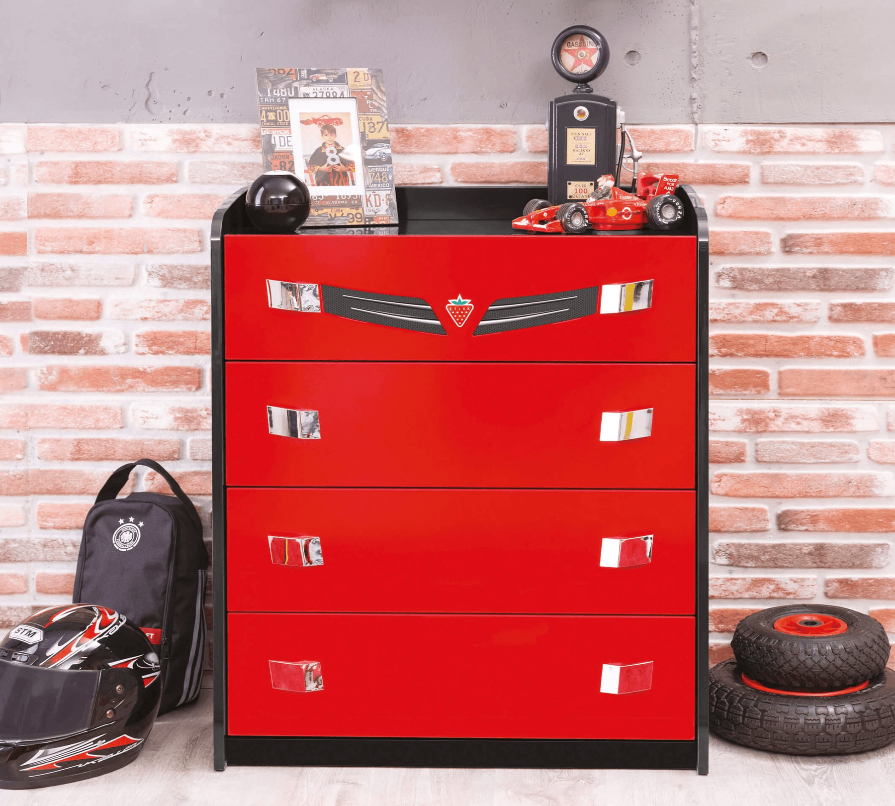 Скрин «Champion Racer» с четири чекмеджета, размер 74х87х42см