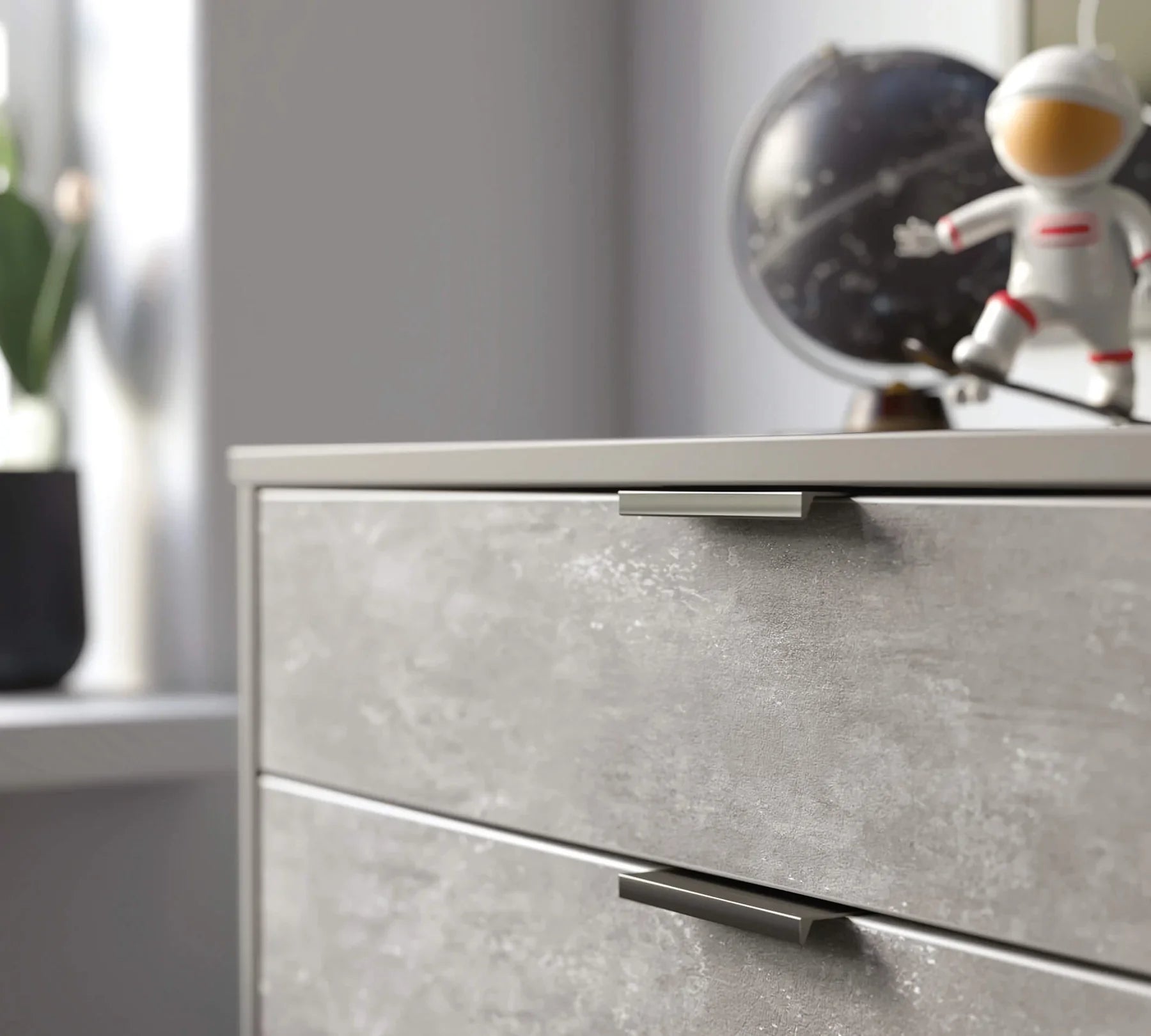 Скрин «Space Gray» с четири чекмеджета, размер 79х87х46см