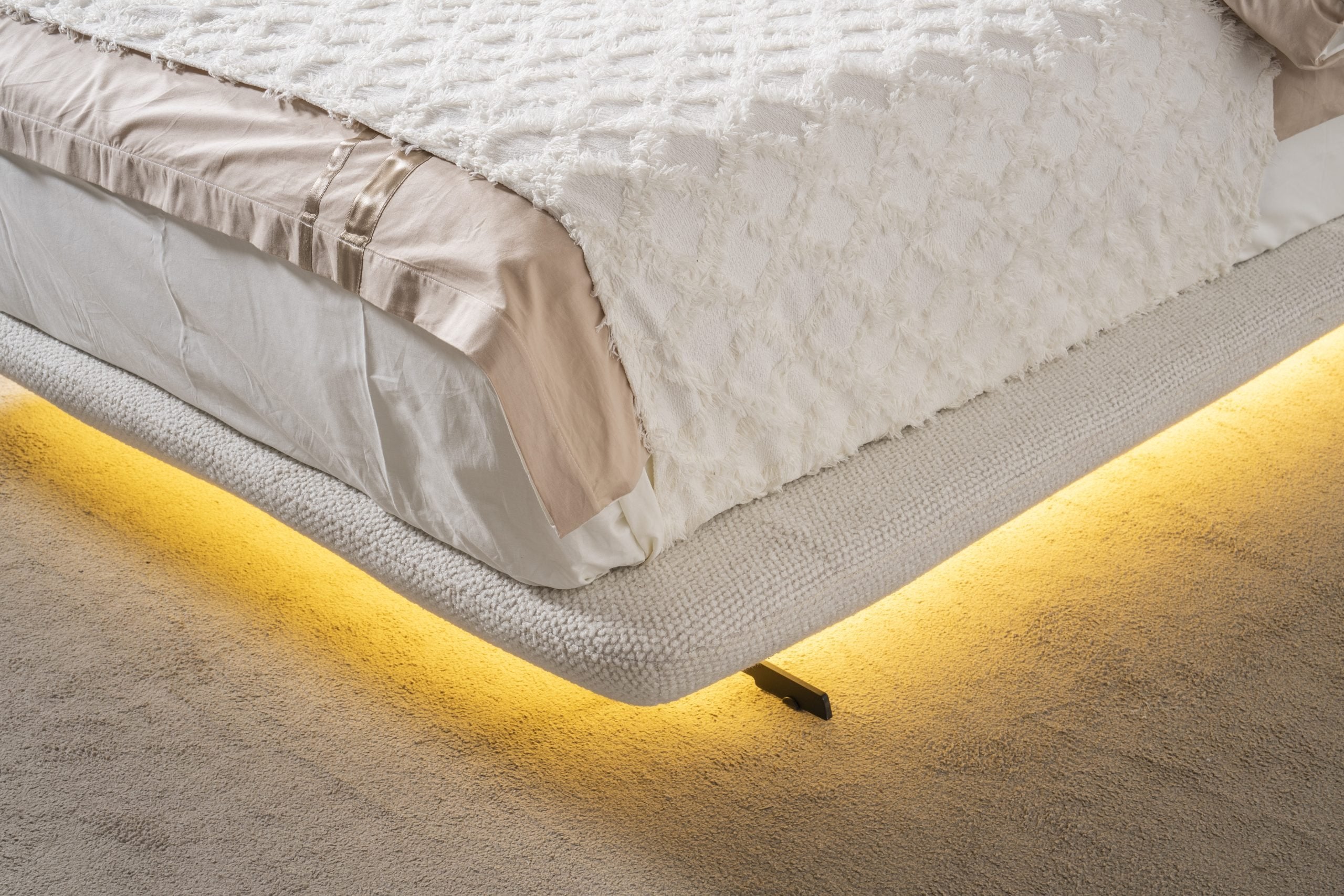 Тапициранo легло «Messina» + LED осветление, 160x200см