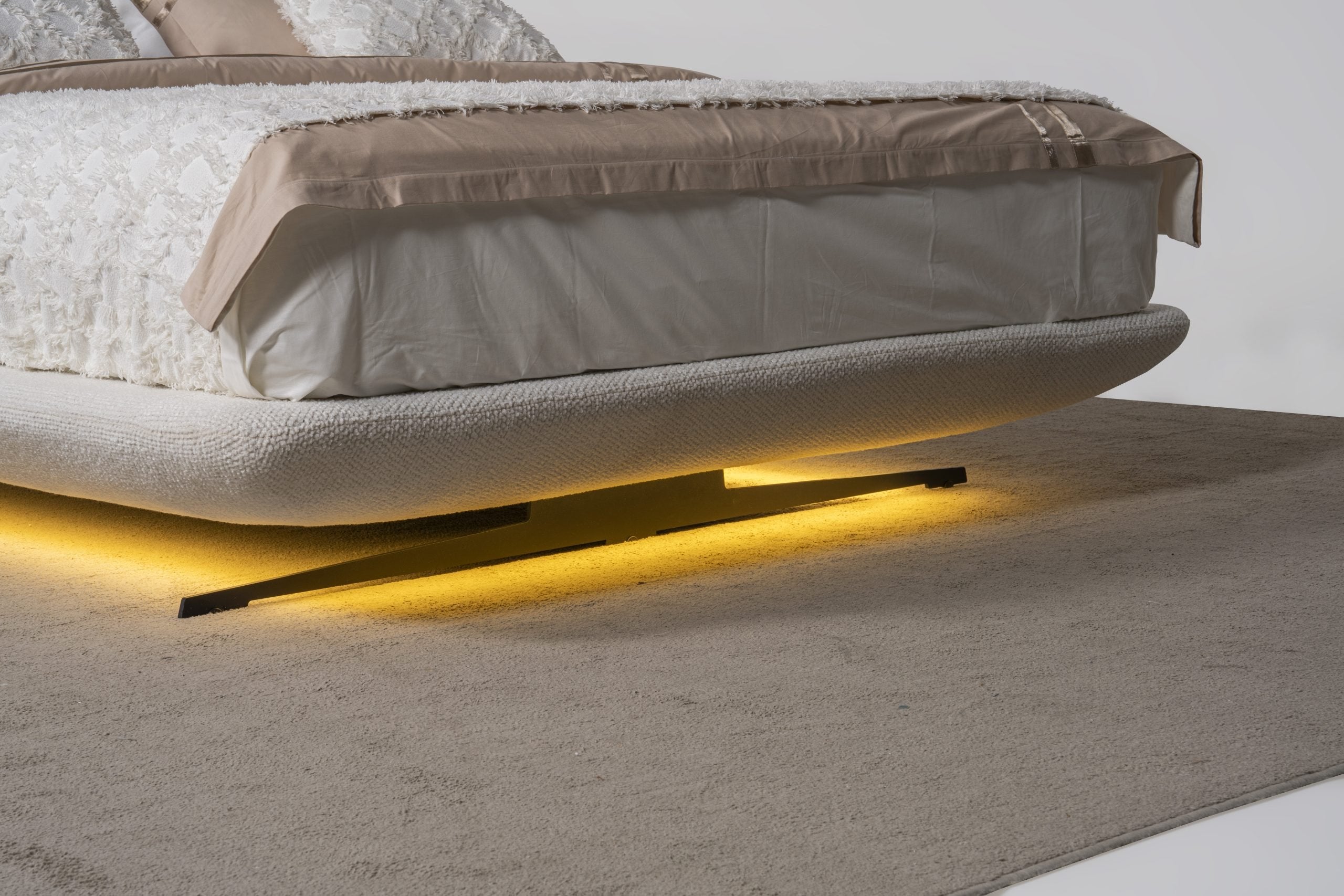 Тапициранo легло «Messina» + LED осветление, 160x200см
