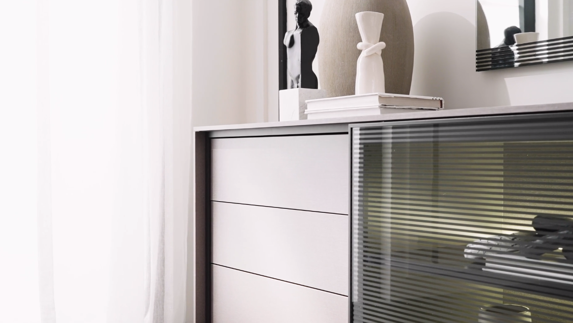 Бюфет «Berta» с три чекмеджета, с LED осветление, размер 192х82х50см