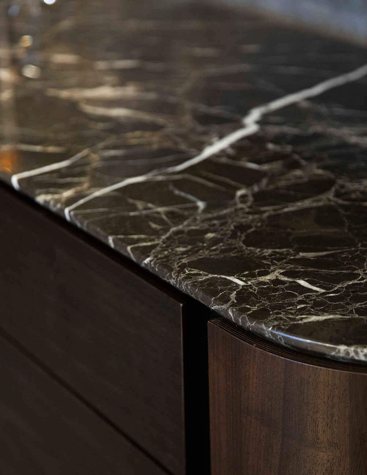Скрин «Naya» + керамичен плот, с три чекмеджета, размер 152х80х57см